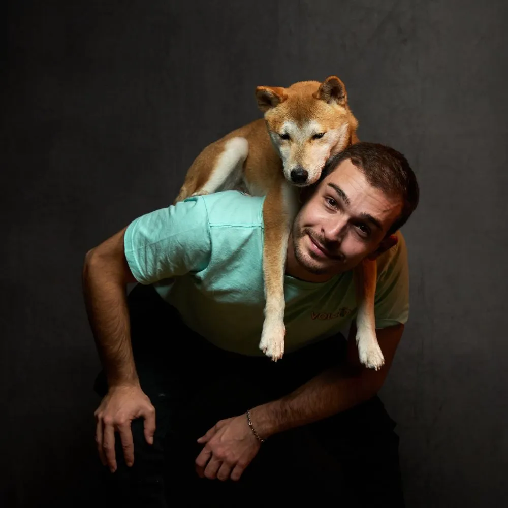 Lucas Fonseque et son Shiba Inu Aiko, alias Le Mec au Shiba